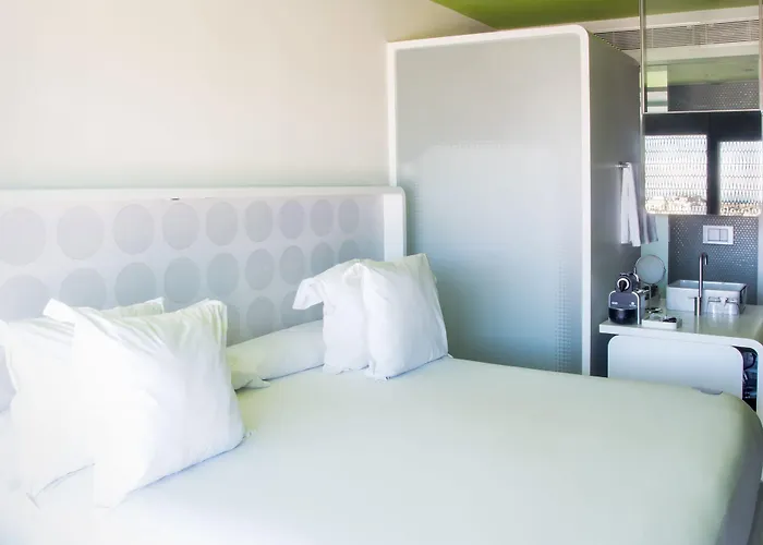 Barcelo Raval 4*