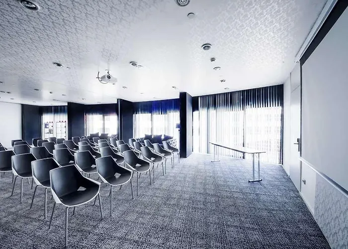 Barcelo Raval 4*